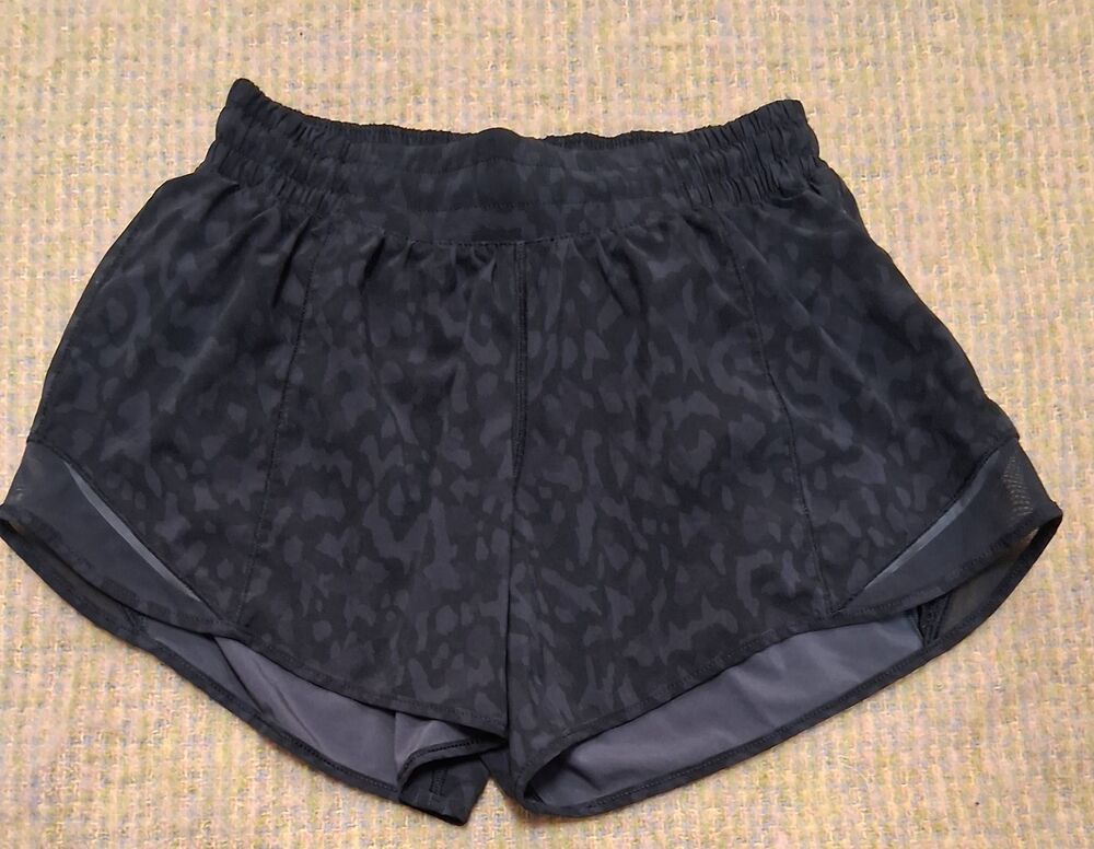 Lululemon womens size 6 hotty hot running shorts gray black leopard print